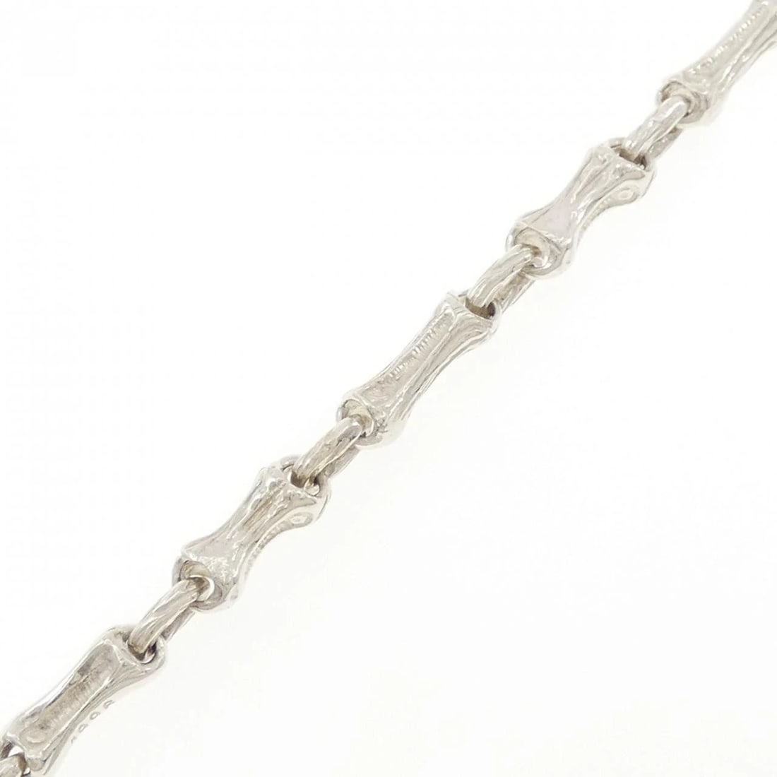 TIFFANY & CO. BAMBOO BRACELET: Tiffany & Co. Bamboo Bracelet Brand: Tiffany Type: Bracelet Material: 925 Silver Color: Silver Size: 19cm Accessories: None Accessories Notice: When purchasing pre-owned goods, please refer