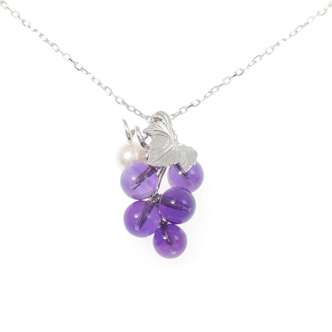 MIKIMOTO XMAS CHARITY NECKLACE: MIKIMOTO Xmas charity Necklace Brand: MIKIMOTO Type: Necklace Material: K18 White Gold Main Stone/Creation Amethyst Color: White Gold Size: 40cm Accessories: None Accessories Notice: When