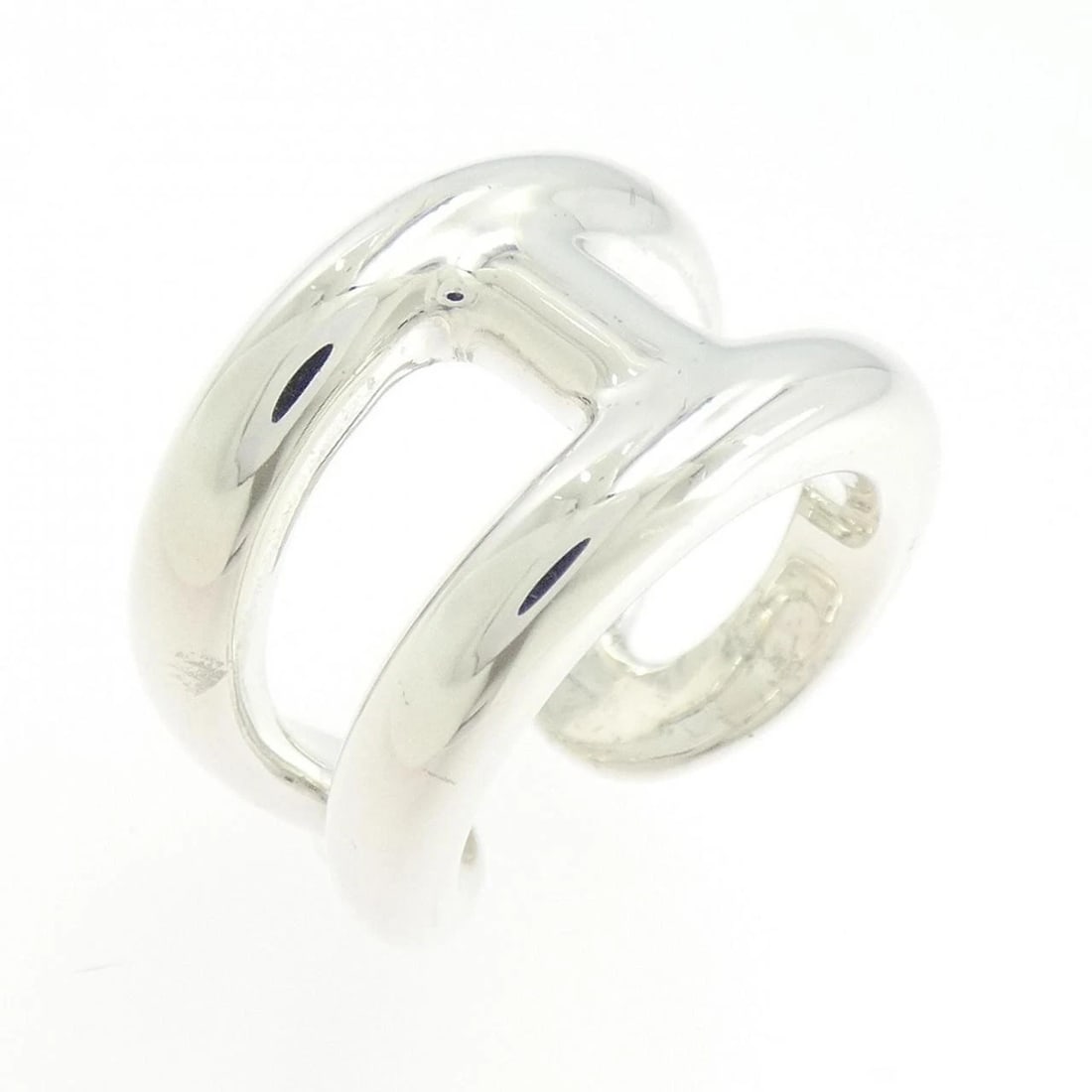 HERMES OSMOSE SMALL RING: HERMES Osmose Small Ring Brand: HERMES Type: Ring Material: 925 Silver Color: Silver Size: 5-5.5 (US size) (50) Accessories: None Accessories Notice: When purchasing pre-owned goods, pleas