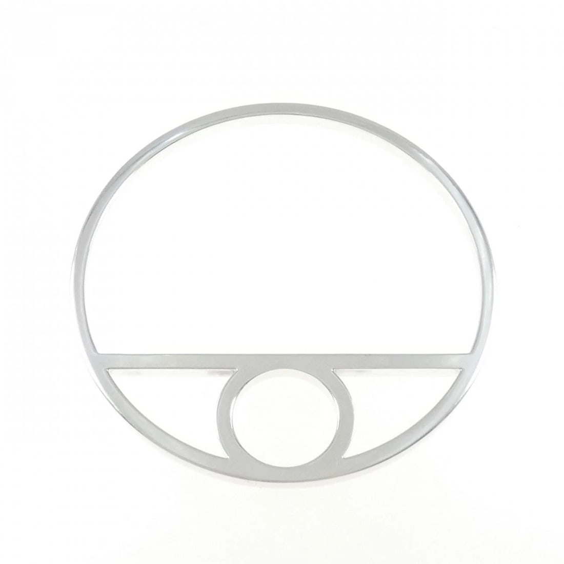 HERMES CHAINE D'ANCRE GAME BANGLE: HERMES Chaine d'Ancre game Bangle Brand: HERMES Type: Bracelet Material: 925 Silver Color: Silver Size: 19cm Accessories: None Accessories Notice: When purchasing pre-owned goods, please