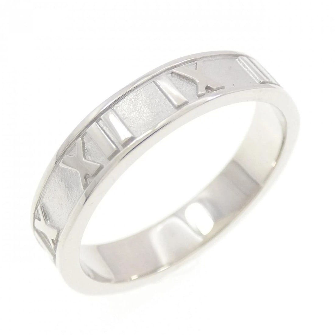 TIFFANY & CO. ATLAS RING: Tiffany & Co. Atlas Ring Brand: Tiffany Type: Ring Material: 750 White Gold Color: White Gold Size: 4.5-5 (US size) Accessories: None Accessories Notice: When purchasing pre-owned goods,