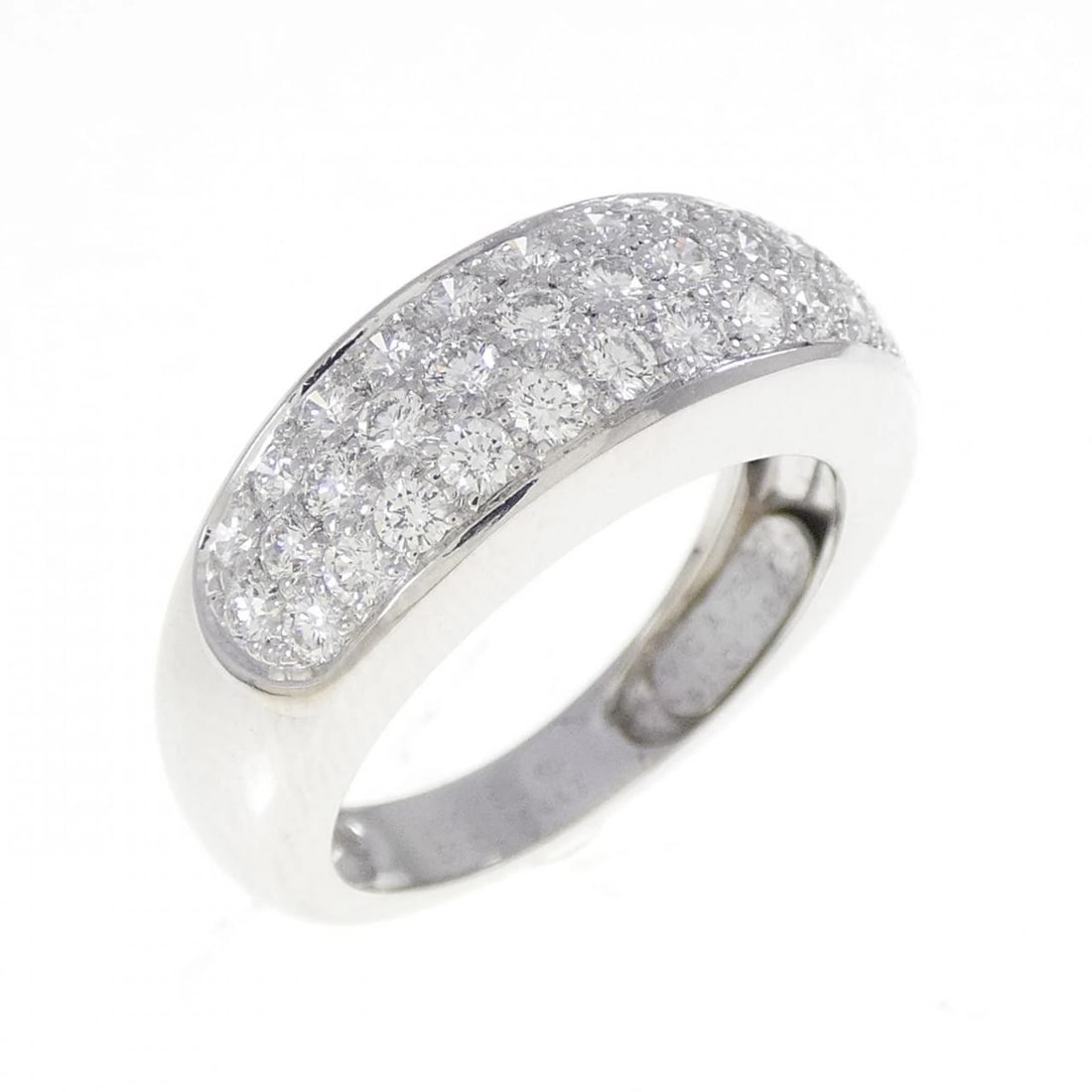 VAN CLEEF & ARPELS DIAMOND RING: Van Cleef & Arpels Diamond Ring Brand: Van Cleef & Arpels Type: Ring Material: 750 White Gold Main Stone/Creation Natural Color: White Gold Size: 6 (US size) (51) Accessories: None