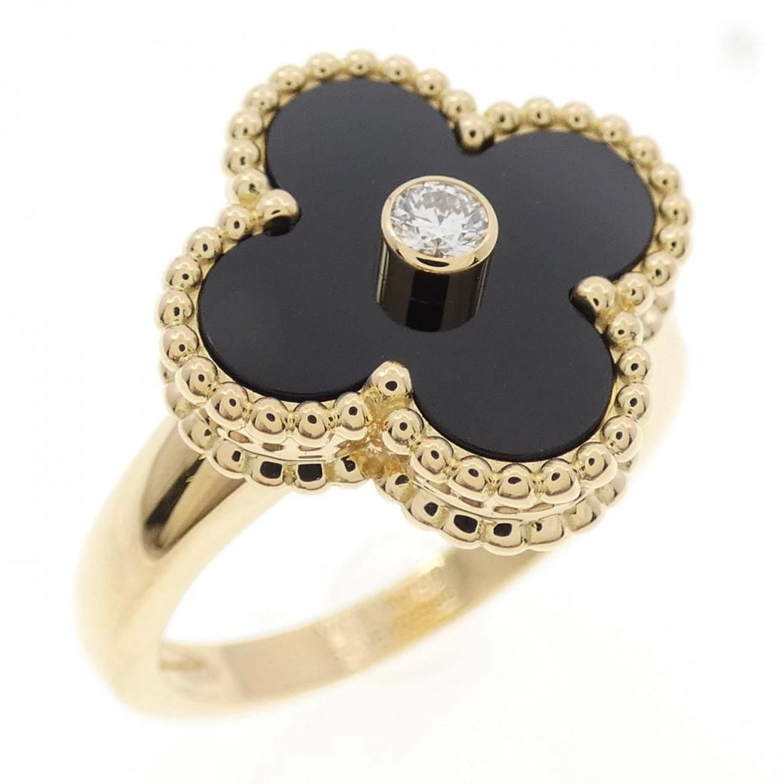 VAN CLEEF & ARPELS ALHAMBRA RING: Van Cleef & Arpels Alhambra Ring Brand: Van Cleef & Arpels Type: Ring Material: 750 Yellow Gold Main Stone/Creation Onyx Color: Yellow Gold Size: 6.5-7 (US size) Accessories: None Accessor