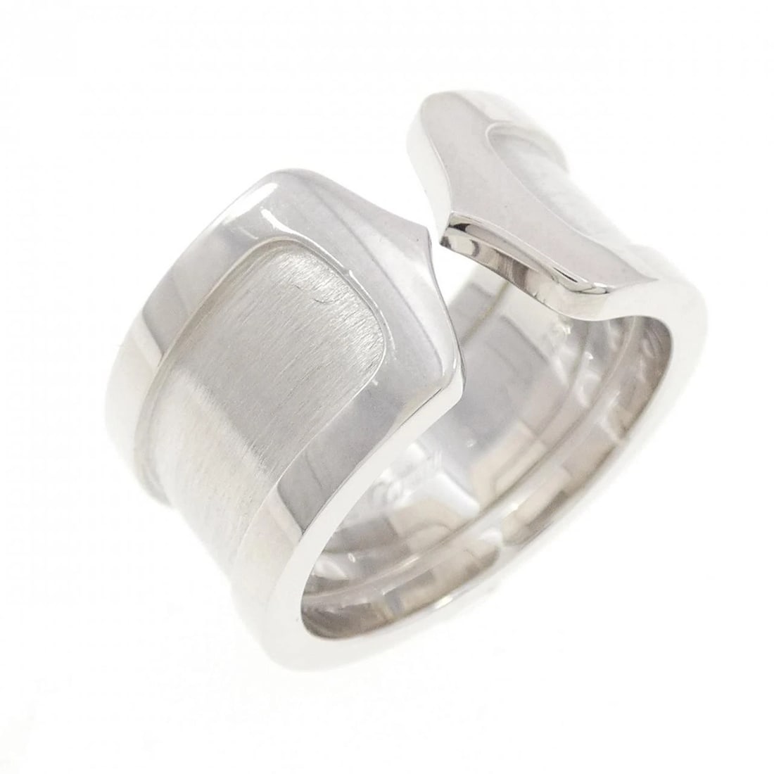 CARTIER C2 LARGE RING: Cartier C2 Large Ring Brand: Cartier Type: Ring Material: 750 White Gold Color: White Gold Size: 5.5 (US size) Accessories: None Accessories Notice: When purchasing pre-owned goods, please