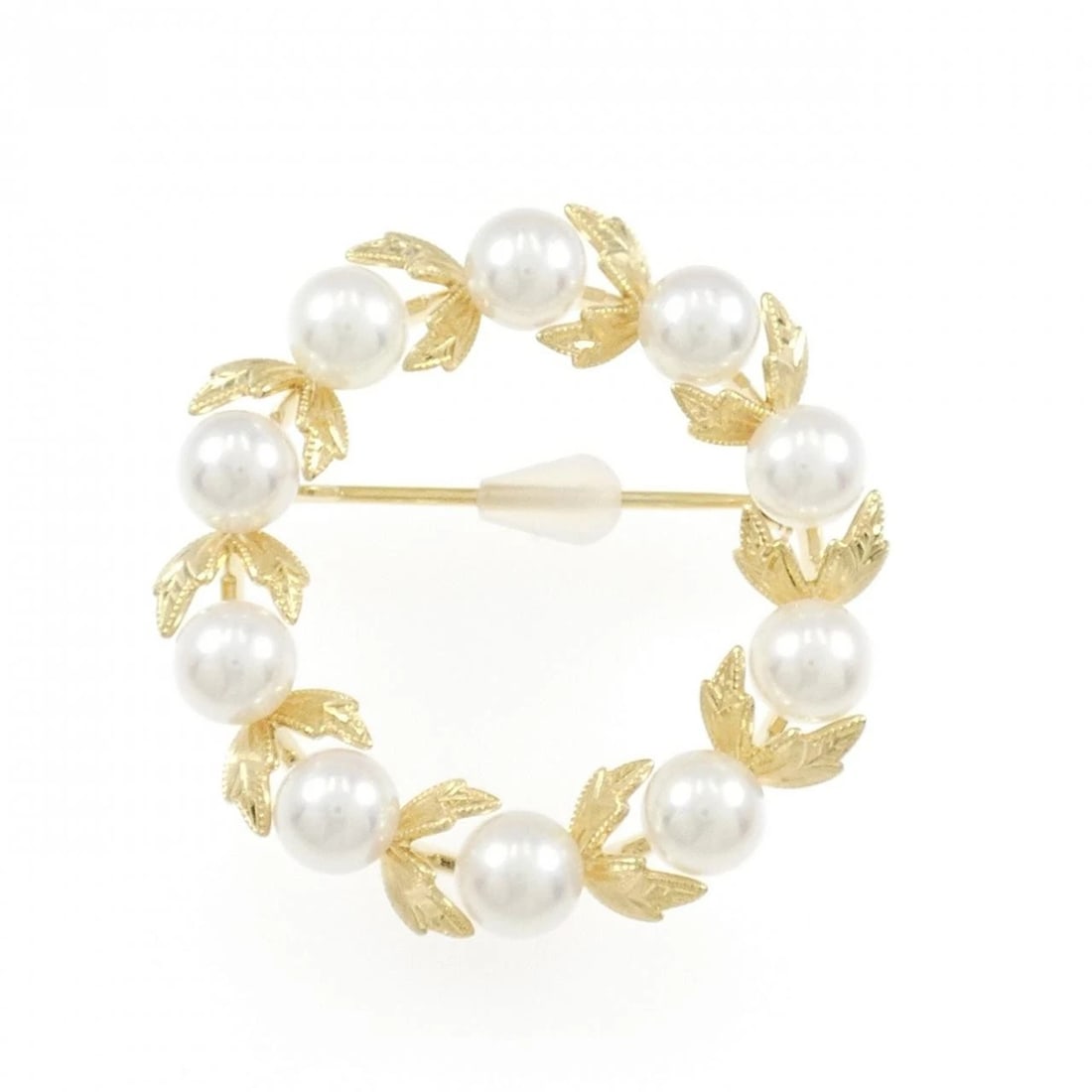 MIKIMOTO AKOYA PEARL BROOCH: Mikimoto Akoya Pearl Brooch Brand: MIKIMOTO Type: Pendant Brooch Material: K18 Yellow Gold Main Stone/Creation Akoya Pearl Color: Yellow Gold Size: ActualSize HxW: 33.9mmx33.4mm Accessories: