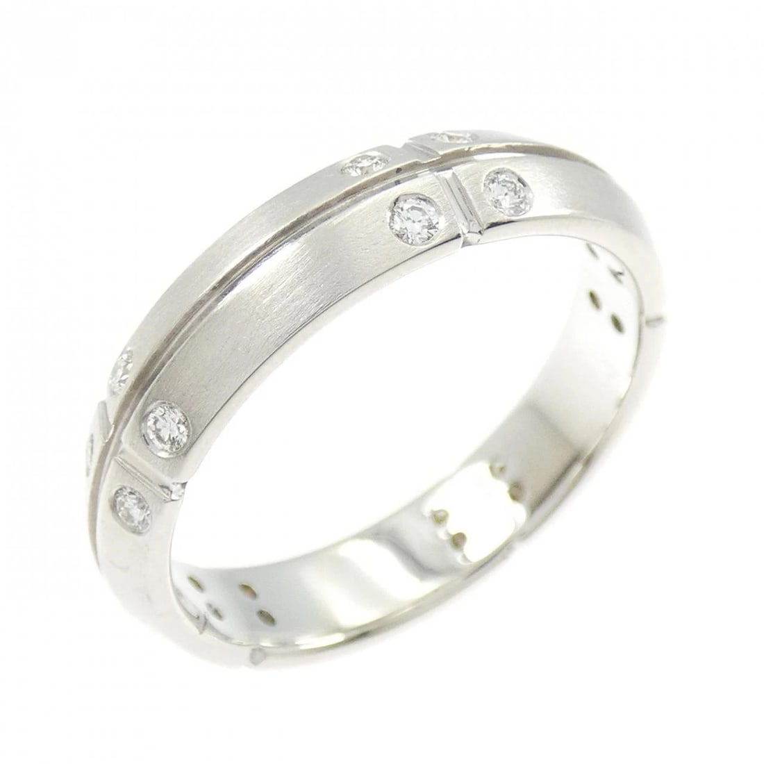 TIFFANY & CO. STREAMERICA RING: Tiffany & Co. Streamerica Ring Brand: Tiffany Type: Ring Material: 750 White Gold Main Stone/Creation Natural Color: White Gold Size: 8-8.5 (US size) Accessories: None Accessories Notice: