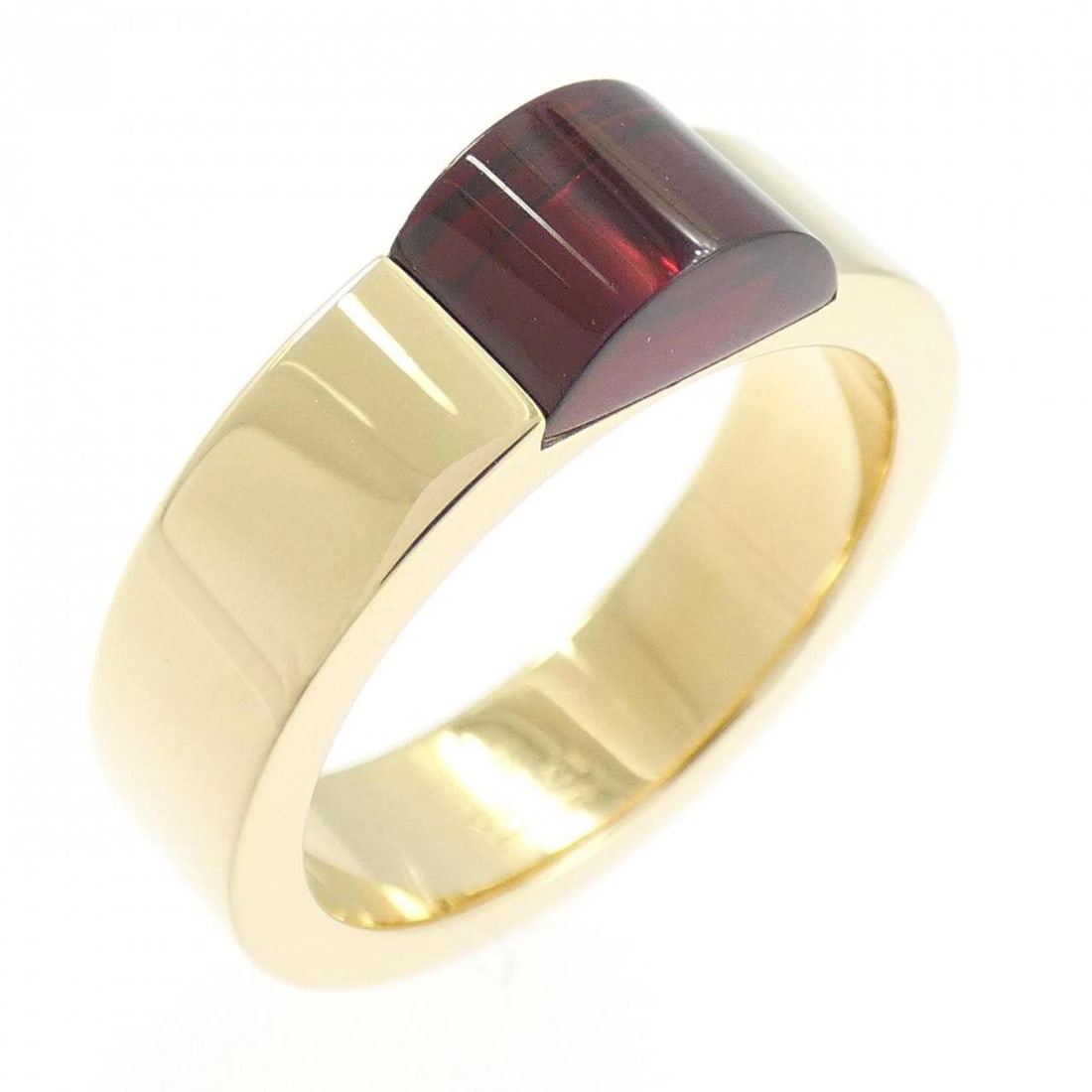 GUCCI GARNET RING: GUCCI Garnet Ring Brand: GUCCI Type: Ring Material: 750 Yellow Gold Main Stone/Creation Garnet Color: Yellow Gold Size: 4.5-5 (US size) Accessories: None Accessories Notice: When purchasing
