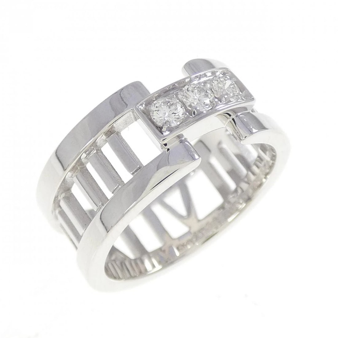 TIFFANY & CO. ATLAS RING: Tiffany & Co. Atlas Ring Brand: Tiffany Type: Ring Material: 750 White Gold Main Stone/Creation Natural Color: White Gold Size: 6-6.5 (US size) Accessories: None Accessories Notice: When