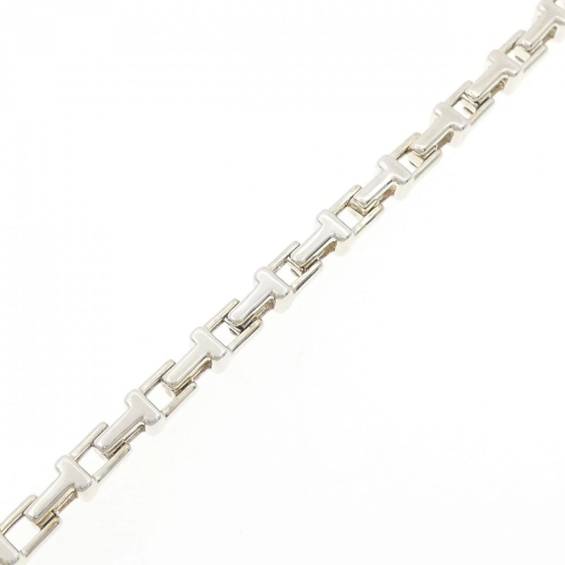 TIFFANY T NARROW CHAIN BRACELET: Tiffany T Narrow Chain Bracelet Brand: Tiffany Type: Bracelet Material: 925 Silver Color: Silver Size: 17cm Max W: 4.8mm Accessories: None Accessories Notice: When purchasing pre-owned goods,