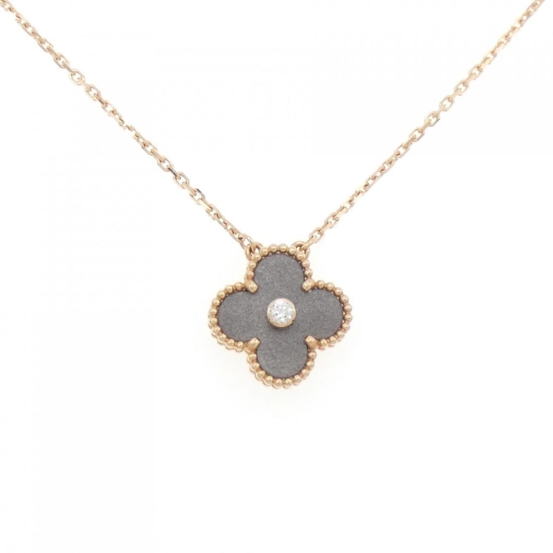 VAN CLEEF & ARPELS ALHAMBRA NECKLACE: Van Cleef & Arpels Alhambra Necklace Brand: Van Cleef & Arpels Type: Necklace Material: 750 Pink Gold Main Stone/Creation Obsidian Color: Pink Gold Size: 37 41cm Accessories: None Accessories