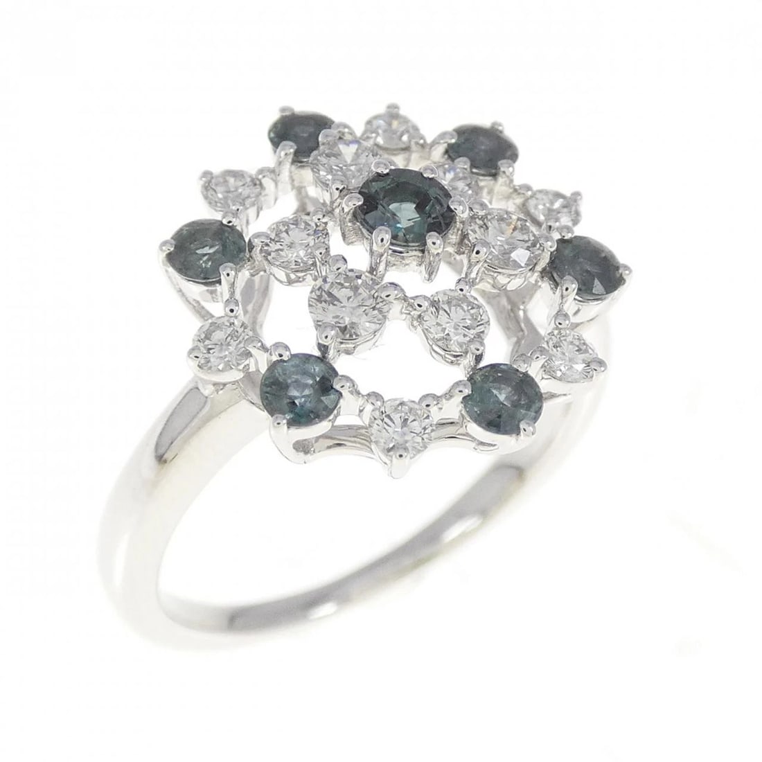 TASAKI ALEXANDRITE RING: TASAKI Alexandrite Ring Brand: TASAKI Type: Ring Material: 750 White Gold Main Stone/Creation Alexandrite Color: White Gold Size: 5.5 -6 (US size) Accessories: None Accessories Notice: Whe