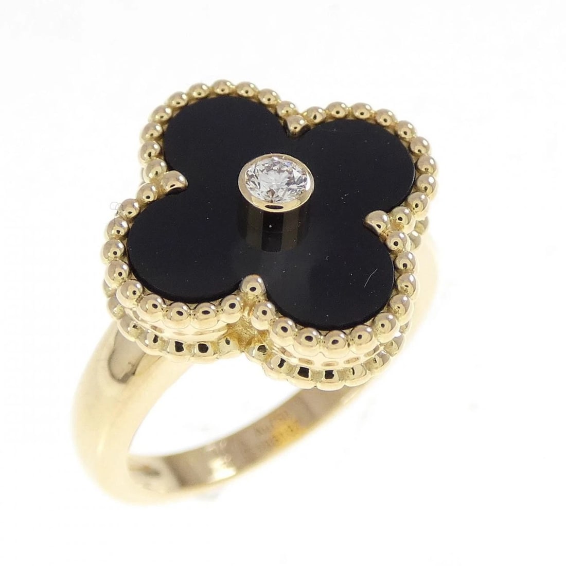 VAN CLEEF & ARPELS ALHAMBRA RING: Van Cleef & Arpels Alhambra Ring Brand: Van Cleef & Arpels Type: Ring Material: 750 Yellow Gold Main Stone/Creation Onyx Color: Yellow Gold Size: 5.5 (US size) Accessories: None Accessories