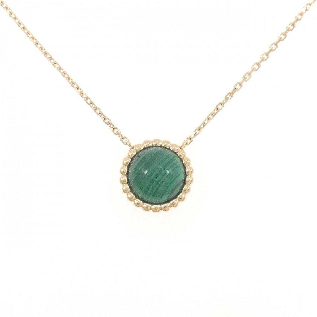 VAN CLEEF & ARPELS PERRELET COULEUR NECKLACE: Van Cleef & Arpels PERRELET Couleur Necklace Brand: Van Cleef & Arpels Type: Necklace Material: 750 Yellow Gold Main Stone/Creation Malachite Color: Yellow Gold Size: 38 42cm Accessories:
