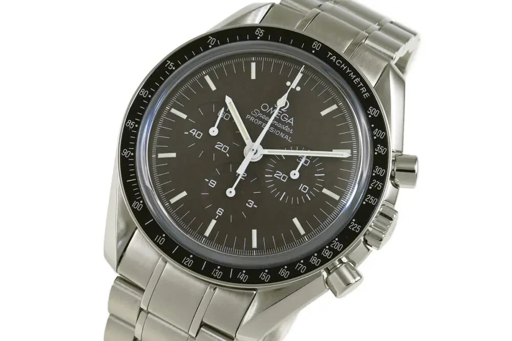 OMEGA SPEEDMASTER PROFESSIONAL BROWN DIAL WATCH: OMEGA Speedmaster Professional Brown Dial Brand: OMEGA Type: Wrist watch Material: SS Color: Dial Brown Size: [ Case size ] 42mm [ Arm circumference size ] 20cm Case Thickness 13.5mm Accessories: