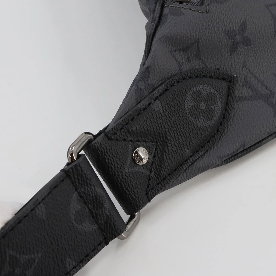 LOUIS VUITTON MONOGRAM ECLIPSE REVERSE MAXI BUMBAG BODY BAG - 7