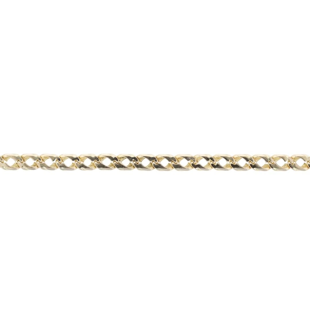 CURB LINK CHAIN BRACELET 14K YELLOW GOLD: Curb Link Chain Bracelet 14k Yellow Gold Brand: Unbranded Type: Bracelet Material: 14k Yellow Gold Color: None Size: Bracelet Measurement: 8.5" Length / 3.7mm Accessories: None Accessories