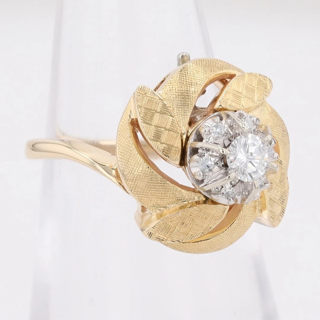 ROUND CUT DIAMOND HALO STATEMENT RING - 2