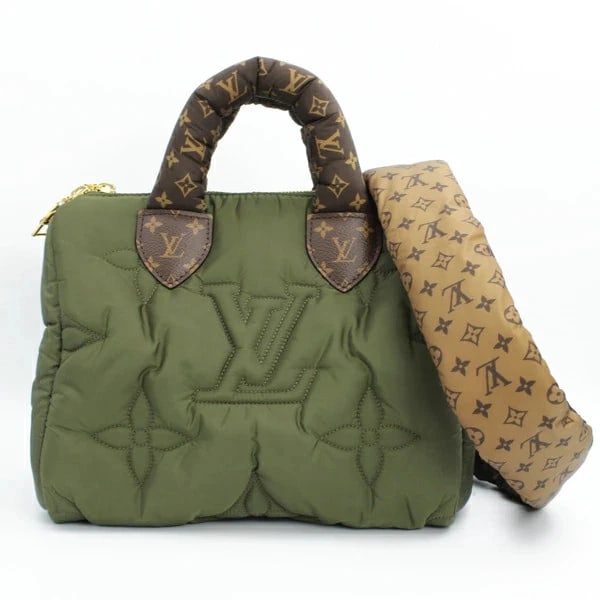 LOUIS VUITTON PILLOW SPEEDY BANDOULIERE 25 ECONYL/MONOGRAM: Louis Vuitton Pillow Speedy Bandouliere 25 Econyl/Monogram Brand: Louis Vuitton Type/Style: Handbag Material: Eco Nylon/Monogram Color: Khaki Green Size: W:25cm × H:18.5cm × D:15cm / Shoulder le