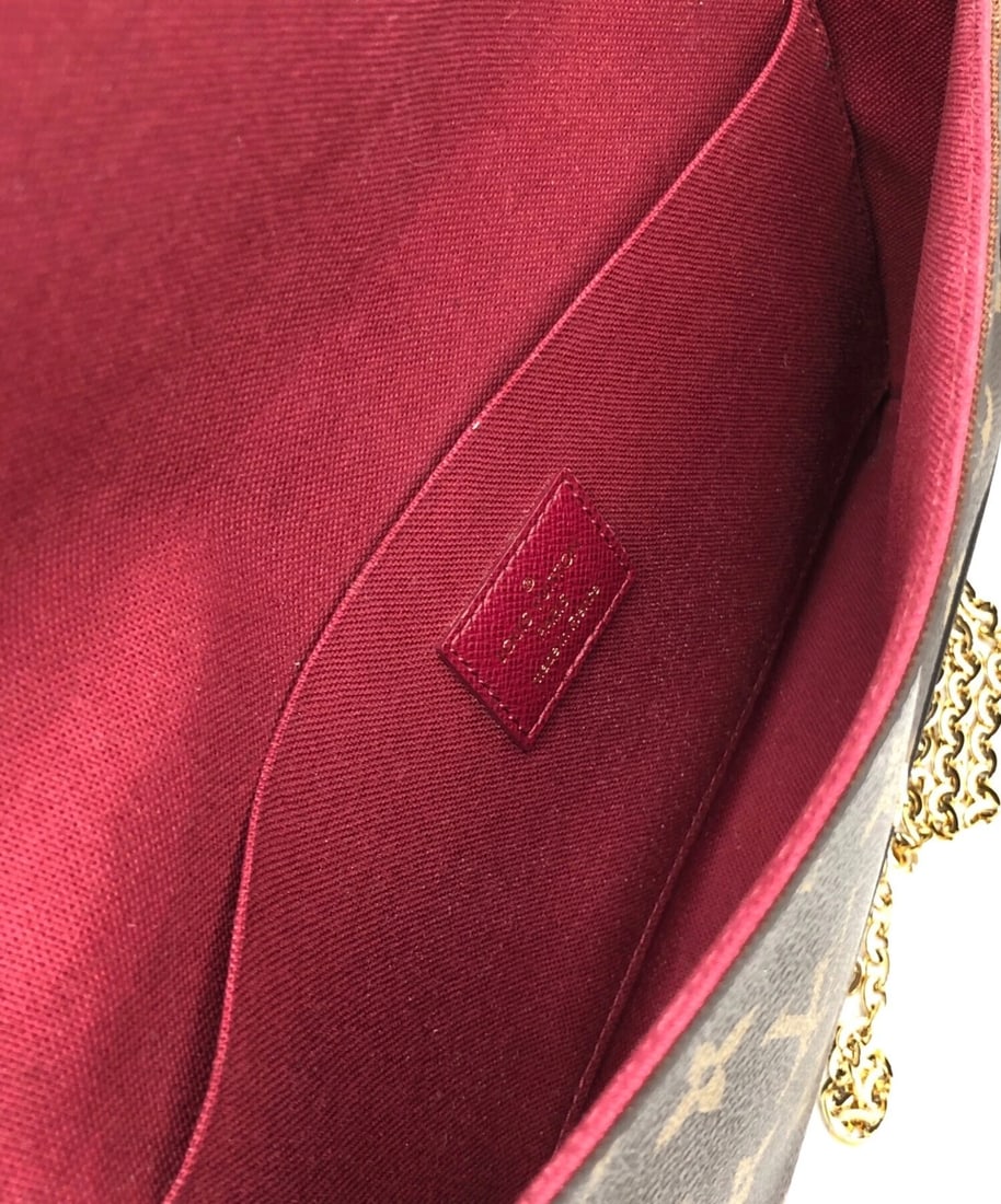 LOUIS VUITTON SHOULDER POUCH - 4