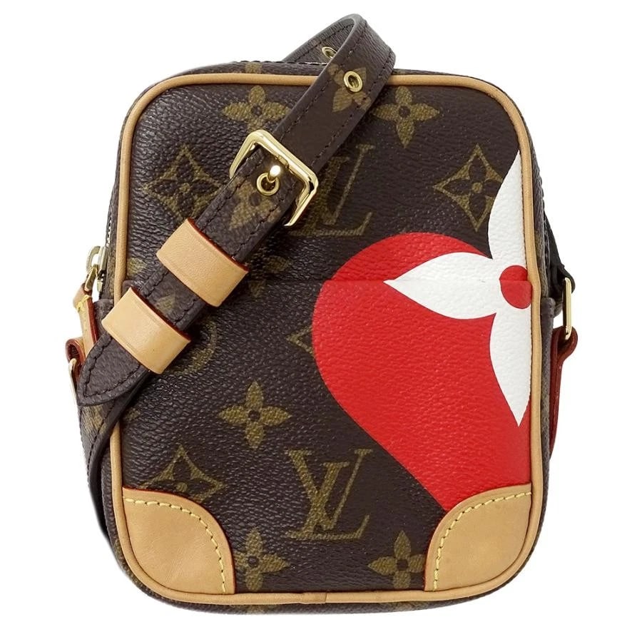 LOUIS VUITTON MONOGRAM SHOULDER BAG GAME ON PANAME: Louis Vuitton Monogram Shoulder Bag Game On Paname Brand: Louis Vuitton Type/Style: Handbag Material: Monogram Canvas Color: Monogram Size: W: 11cm / H: 14cm / D: 3.5cm / Shoulder: 121cm (max) Ac
