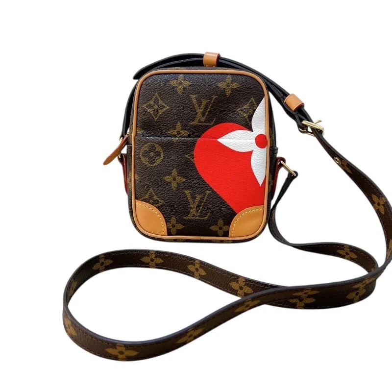 LOUIS VUITTON PANAME SET PVC SHOULDER BAG: Louis Vuitton Paname Set PVC Shoulder Bag Brand: LOUIS VUITTON Type/Style: Handbag Material: Pvc Color: None Size: W: 12cm / H: 15cm / D: 4cm / Shoulder: ~120cm Accessories: None Accessories