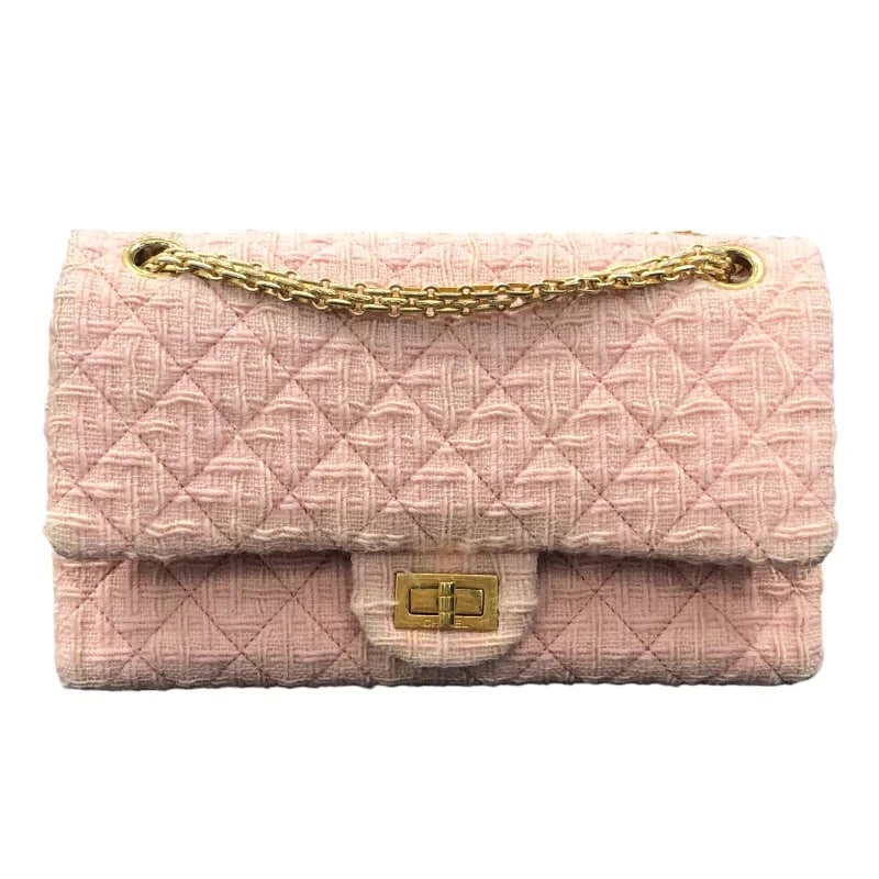 CHANEL CHAIN SERIES PINK GHW TWEED SHOULDER BAG: CHANEL Chain Series Pink GHW Tweed Shoulder Bag Brand: CHANEL Type/Style: Handbag Material: Tweed Color: Pink/GD Hardware Size: W: 24cm / H: 15cm / D: 8cm Accessories: None Accessories