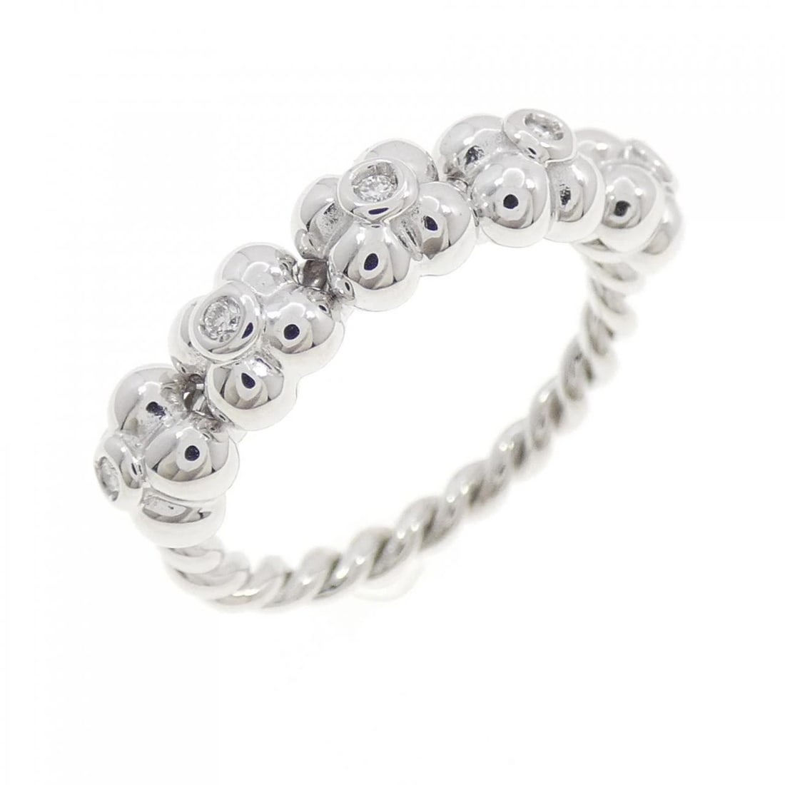 PONTE VECCHIO FLOWER DIAMOND RING: Ponte Vecchio Flower Diamond Ring Brand: Ponte Vecchio Type: Ring Material: 750 White Gold Main Stone/Creation Natural Color: White Gold Size: 6-6.5 (US size) Accessories: None Accessories