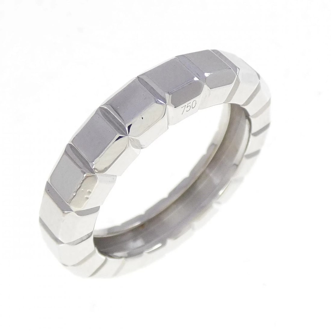 CHOPARD ICE CUBE RING: Chopard Ice Cube Ring Brand: Chopard Type: Ring Material: 750 White Gold Color: White Gold Size: 6.5 (US size) Accessories: None Accessories Notice: When purchasing pre-owned goods, please