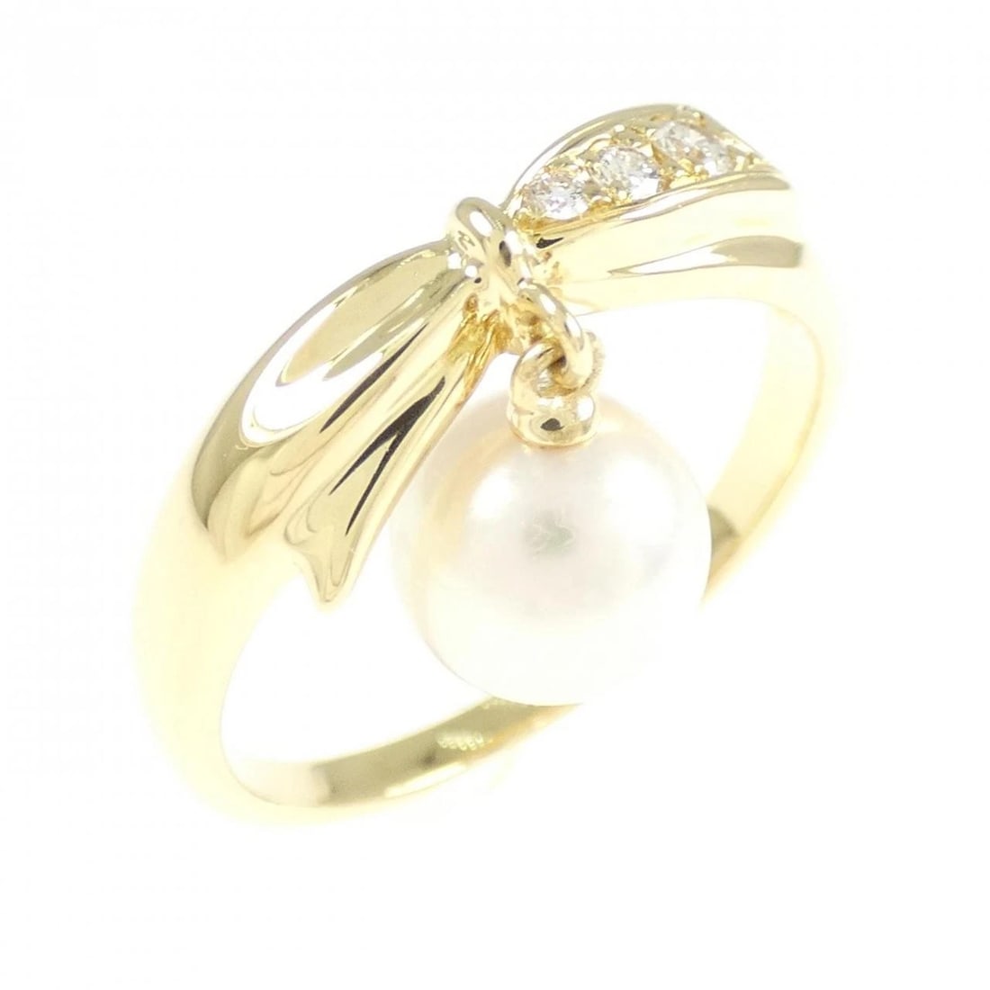 MIKIMOTO AKOYA PEARL RING: MIKIMOTO Akoya Pearl Ring Brand: MIKIMOTO Type: Ring Material: K18 Yellow Gold Main Stone/Creation Akoya Pearl Color: Yellow Gold Size: 6 (US size) Accessories: None Accessories Notice: When