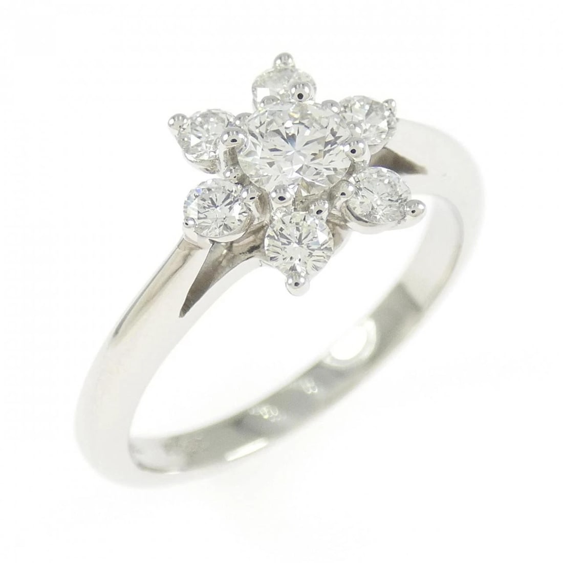 TIFFANY & CO. BUTTERCUP RING: Tiffany & Co. Buttercup Ring Brand: Tiffany Type: Ring Material: Platinum 950 Main Stone/Creation Natural Color: Platinum Size: 5.5 -6 (US size) Accessories: None Accessories Notice: When