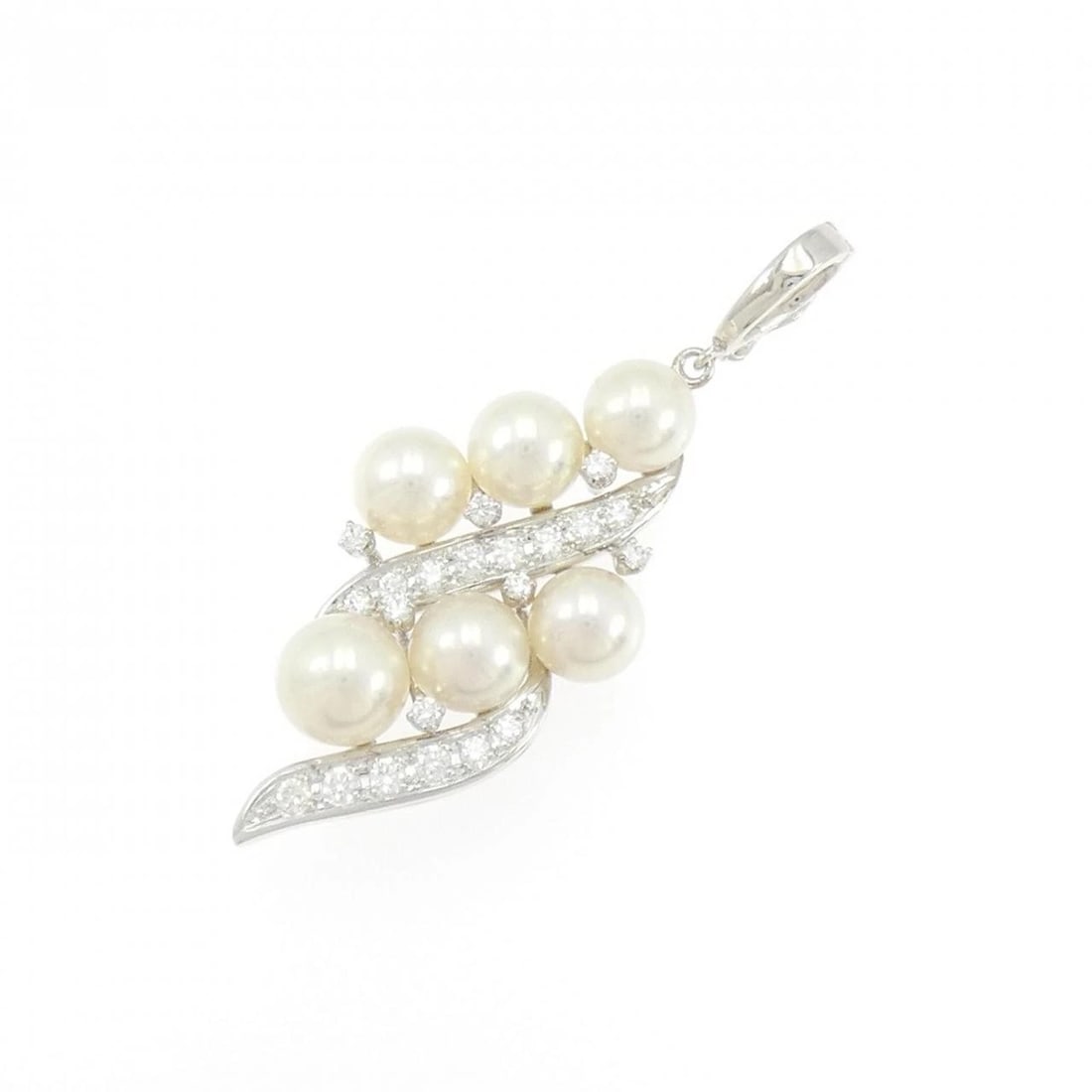 MIKIMOTO AKOYA PEARL PENDANT: MIKIMOTO Akoya Pearl Pendant Brand: MIKIMOTO Type: Pendant Brooch Material: K18 White Gold Main Stone/Creation Akoya Pearl Color: White Gold Size: ActualSize HxW: 47.6mmx18.8mm Accessories: