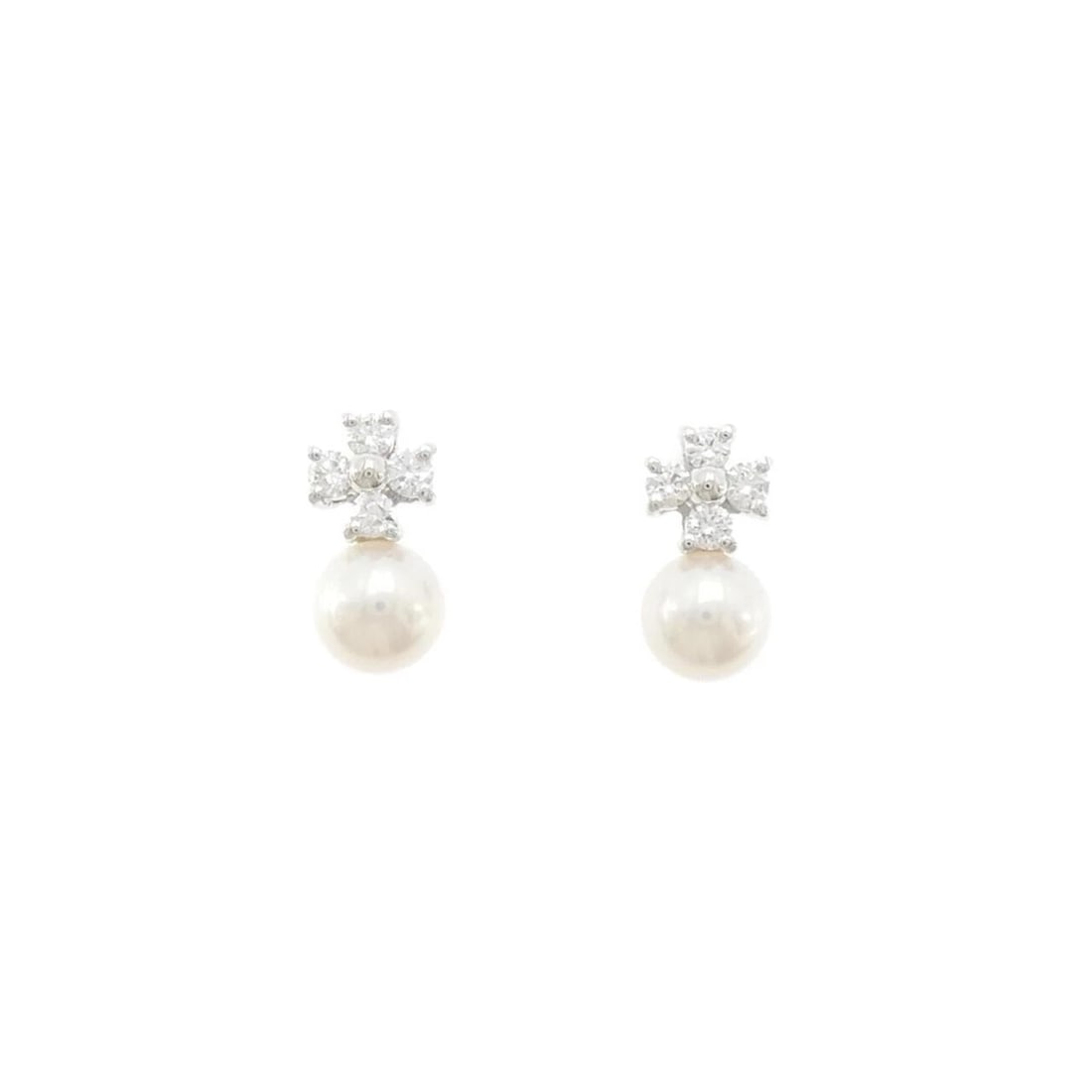 MIKIMOTO AKOYA PEARL EARRINGS: MIKIMOTO Akoya Pearl Earrings Brand: MIKIMOTO Type: Earrings Material: K18 White Gold Main Stone/Creation Akoya Pearl Color: White Gold Size: HxW: 11.0mmx5.6mm Accessories: None Accessorie