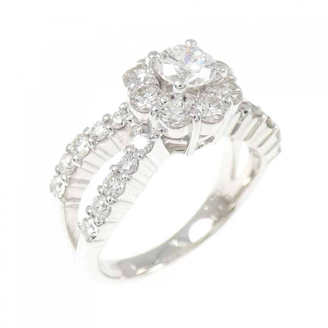 PONTE VECCHIO DIAMOND RING: Ponte Vecchio Diamond Ring Brand: Ponte Vecchio Type: Ring Material: K18 White Gold Main Stone/Creation Natural Color: White Gold Size: 3.5-4 (US size) Accessories: None Accessories Notice