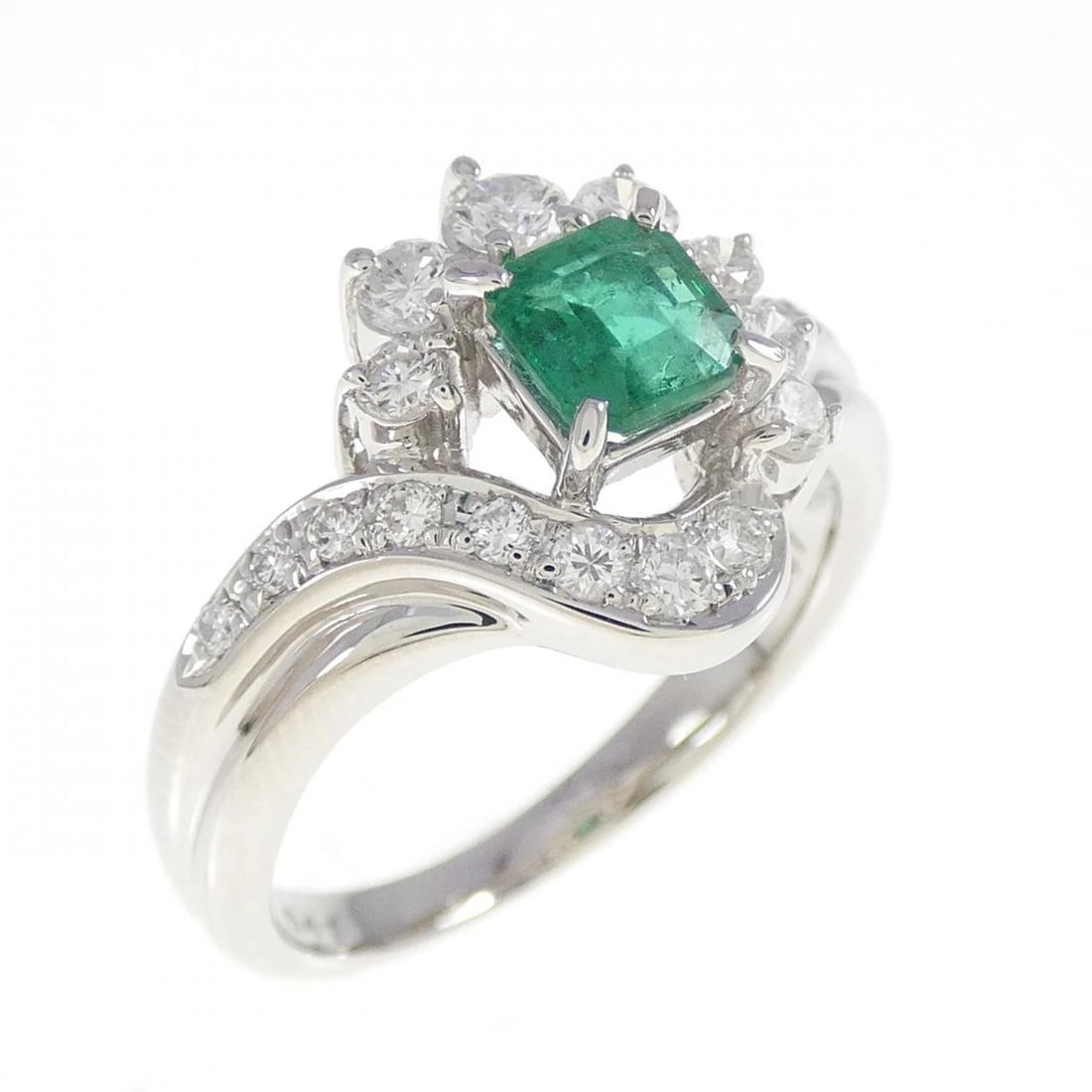 TASAKI EMERALD RING (1 of 3)