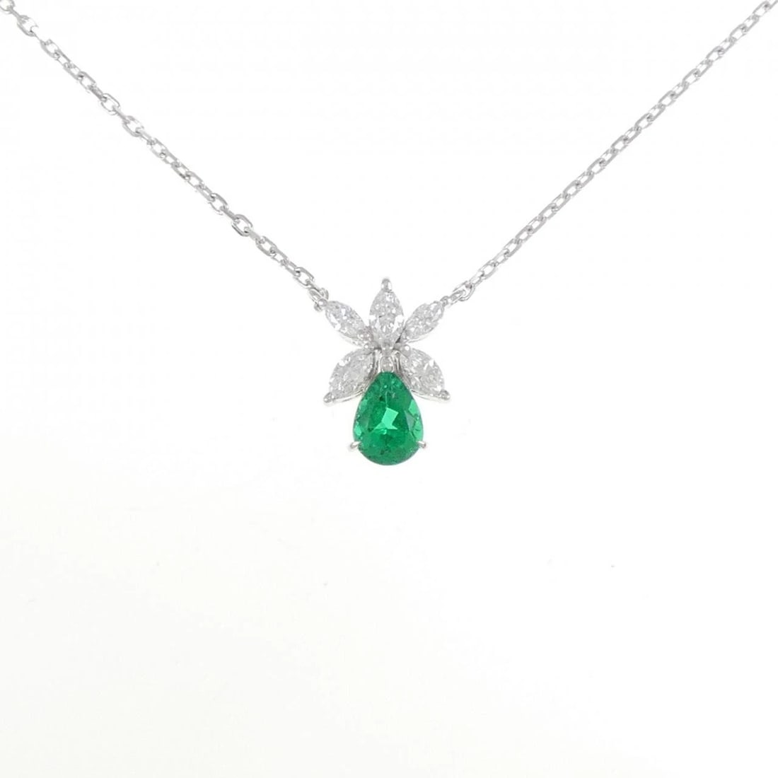 MIKIMOTO EMERALD NECKLACE: MIKIMOTO Emerald Necklace Brand: MIKIMOTO Type: Necklace Material: K18 White Gold Color: White Gold Size: 41cm Pendant top H x W: 13.8mmx9.3mm Chain Max. W: 1.3mm Accessories: None Accesso