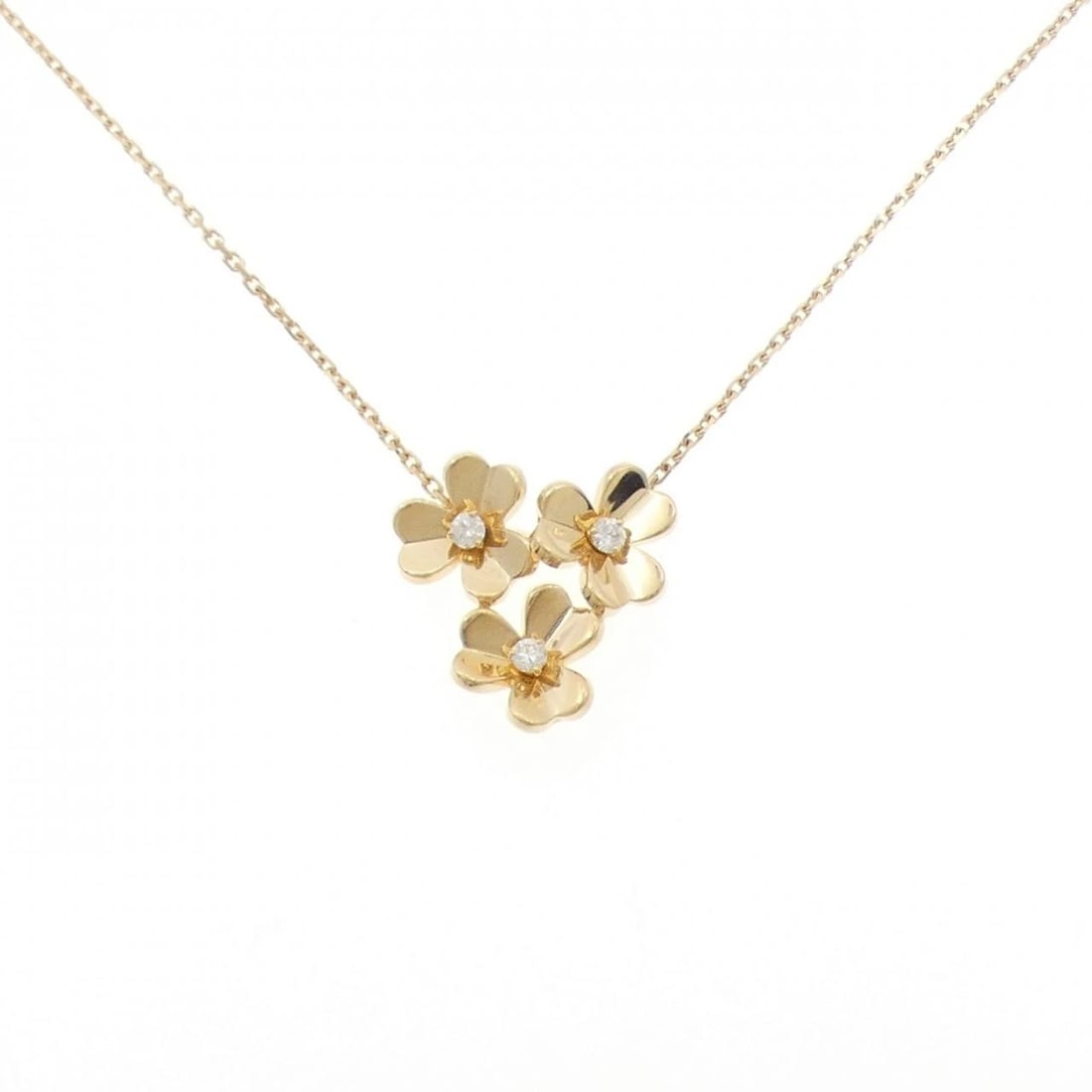 VAN CLEEF & ARPELS FRIVOLE 3FLOWERS MINI NECKLACE: Van Cleef & Arpels Frivole 3Flowers mini Necklace Brand: Van Cleef & Arpels Type: Necklace Material: 750 Yellow Gold Main Stone/Creation Natural Color: Yellow Gold Size: 37 41cm Accessories: