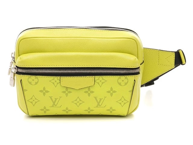 LOUIS VUITTON BUMBAG OUTDOOR TAIGARAMA JAUNE: LOUIS VUITTON Bumbag Outdoor Taigarama Jaune Brand: Louis Vuitton Type/Style: Handbag Material: Taigarama Color: Yellow Size: W: 21cm H: 15cm D: 5cm-7cm Accessories: None Accessories Notic