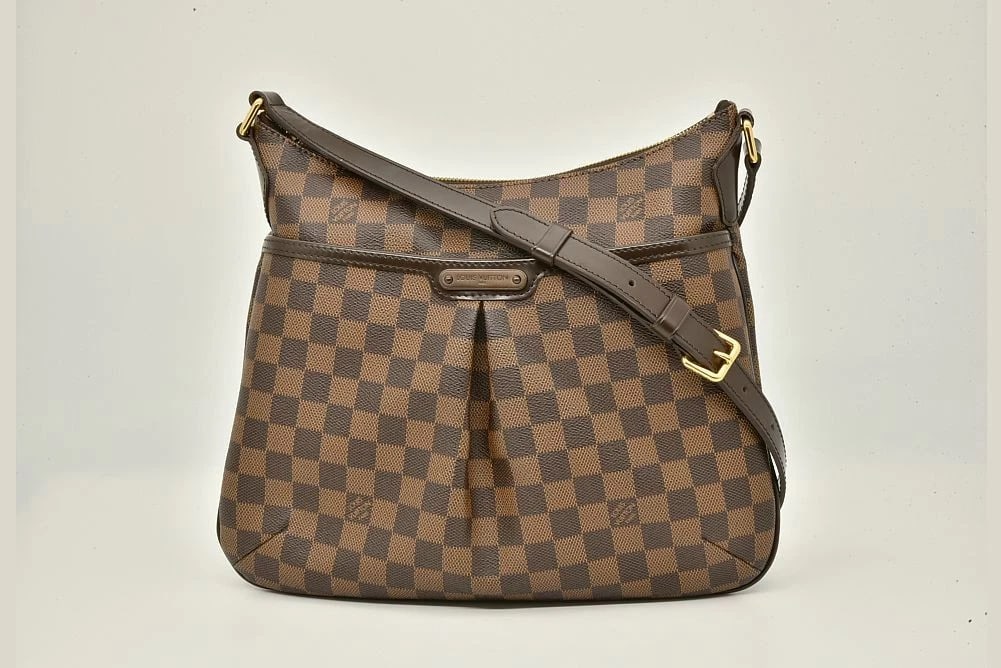 LOUIS VUITTON DAMIER BLOOMSBURY PM CROSSBODY BAG: Louis Vuitton Damier Bloomsbury PM Crossbody Bag Brand: Louis Vuitton Type/Style: Handbag Material: Damier Canvas Color: Ebene Size: W33xH28cm / Shoulder: 108-120cm Accessories: None Acces