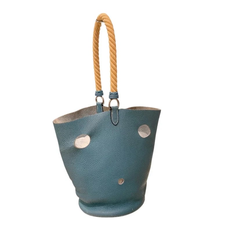 HERMES MANJOIR MM BLUE JEAN TAURILLON LEATHER SHOULDER BAG: Hermes Manjoir MM Blue Jean Taurillon Leather Shoulder Bag Brand: HERMES Type/Style: Handbag Material: Taurillon Color: Blue Jean/SV Hardware Size: W: 18cm / H: 25cm / D: 18cm / Shoulder: 48cm Ac