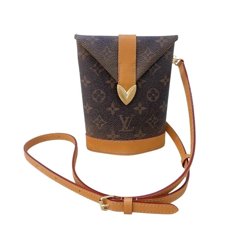 LOUIS VUITTON ENVELOPE POUCH SHOULDER BAG: LOUIS VUITTON Envelope Pouch Shoulder Bag Brand: LOUIS VUITTON Type: Shoulder Bag Material: Monogram Dust Color: Gold Hardware Size: W4.9 x H6.7x D2.8inch Shoulder:0.0inch Accessories: None