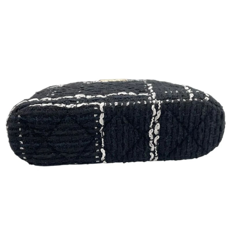 CHANEL CHAINSHOULDER BAG - 4