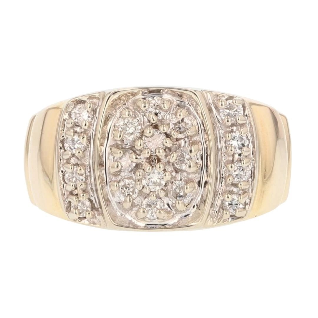 ROUND CUT DIAMOND CLUSTER RIBBED BAND RING (1 of 2)