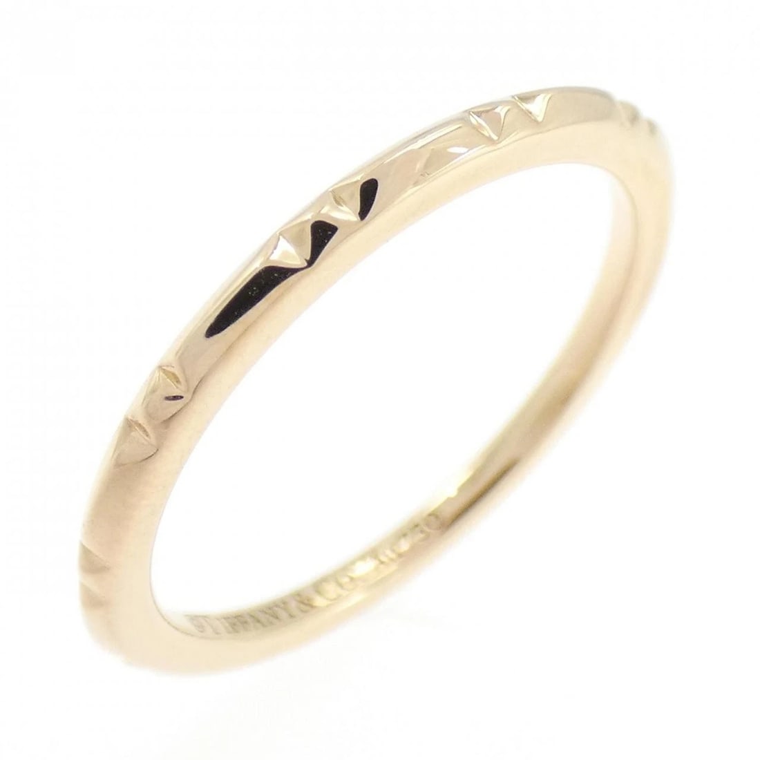 TIFFANY T TRUE BAND RING: Tiffany T True Band Ring Brand: Tiffany Type: Ring Material: 750 Pink Gold Color: Pink Gold Size: 6 (US size) Accessories: None Accessories Notice: When purchasing pre-owned goods, please