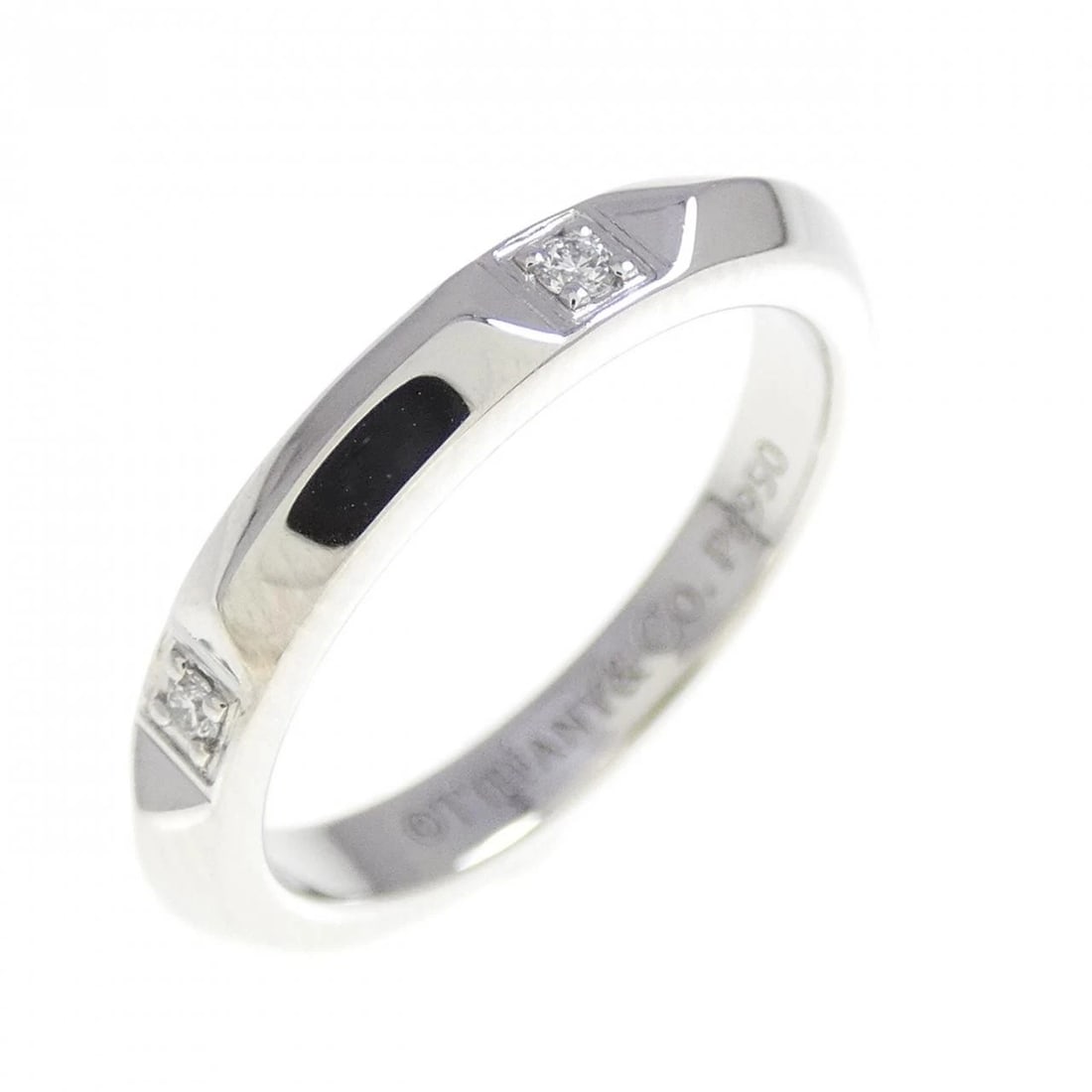 TIFFANY TRUE RING: Tiffany True Ring Brand: Tiffany Type: Ring Material: Platinum 950 Main Stone/Creation Natural Color: Platinum Size: 3.5 (US size) Accessories: None Accessories Notice: When purchasing