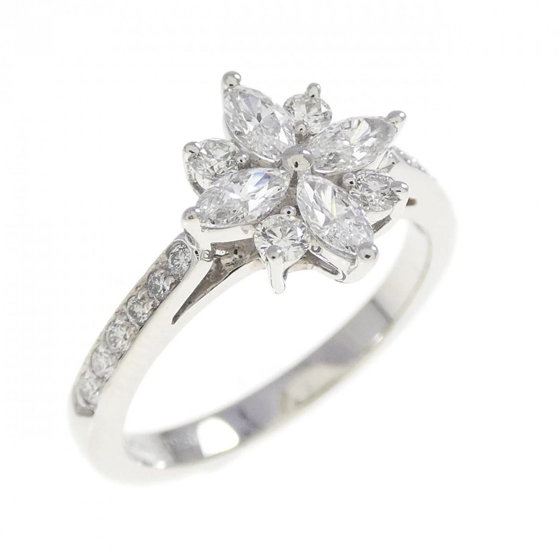 TIFFANY & CO. VICTORIA CLUSTER RING: Tiffany & Co. Victoria cluSter Ring Brand: Tiffany Type: Ring Material: Platinum 950 Main Stone/Creation Natural Color: Platinum Size: 4.5-5 (US size) Accessories: None Accessories Notice: