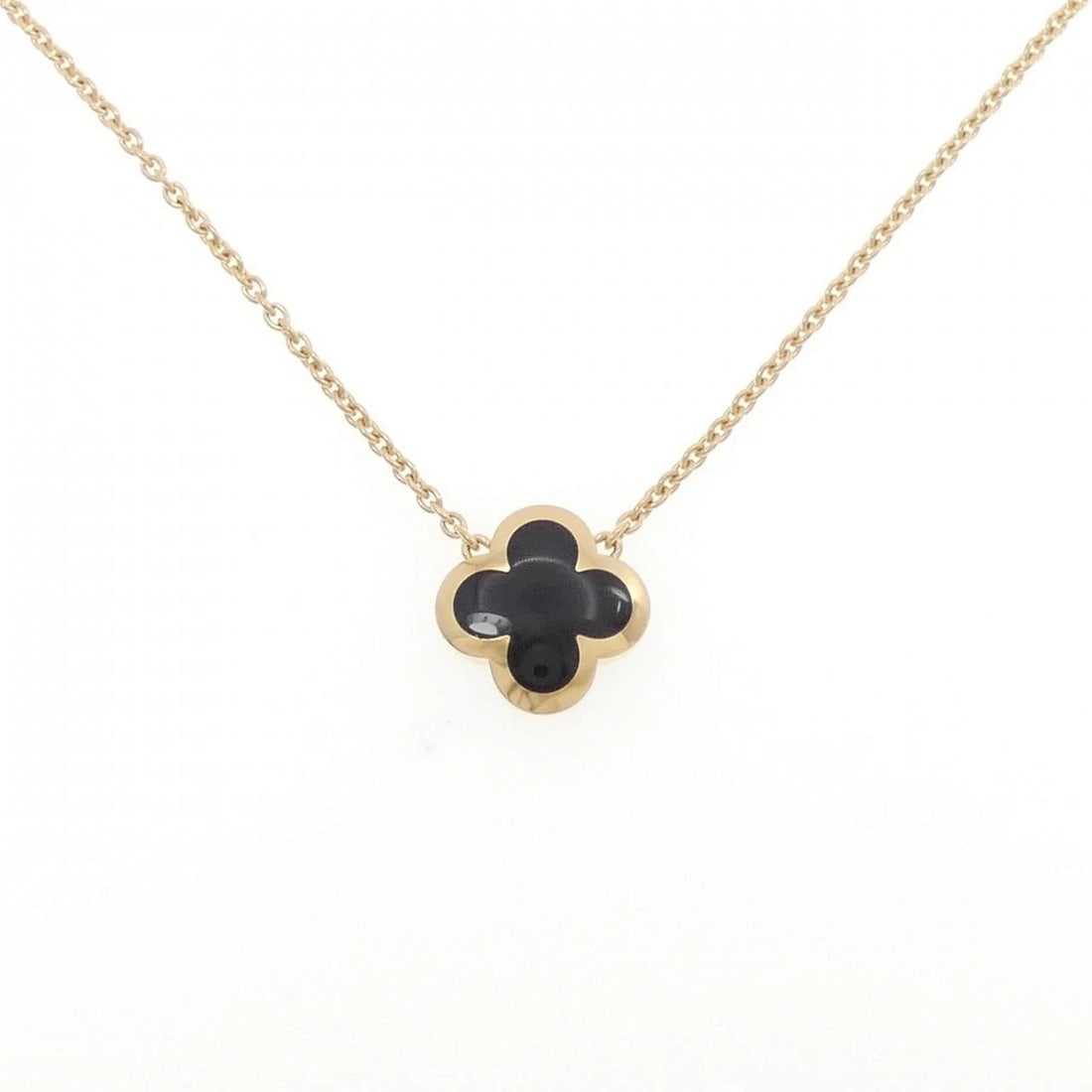 VAN CLEEF & ARPELS PURE ALHAMBRA NECKLACE: Van Cleef & Arpels pure Alhambra Necklace Brand: Van Cleef & Arpels Type: Necklace Material: 750 Yellow Gold Main Stone/Creation Onyx Color: Yellow Gold Size: 38 42cm Accessories: None