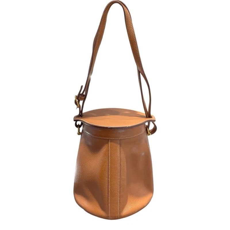 HERMES FARMING TOTE BAG: HERMES Farming Tote Bag Brand: HERMES Type: Tote Bag Material: Courchevel Color: GDHardware Size: W6.7 x H6.7x D6.7inch Accessories: None Accessories Notice: When purchasing pre-owned goods,