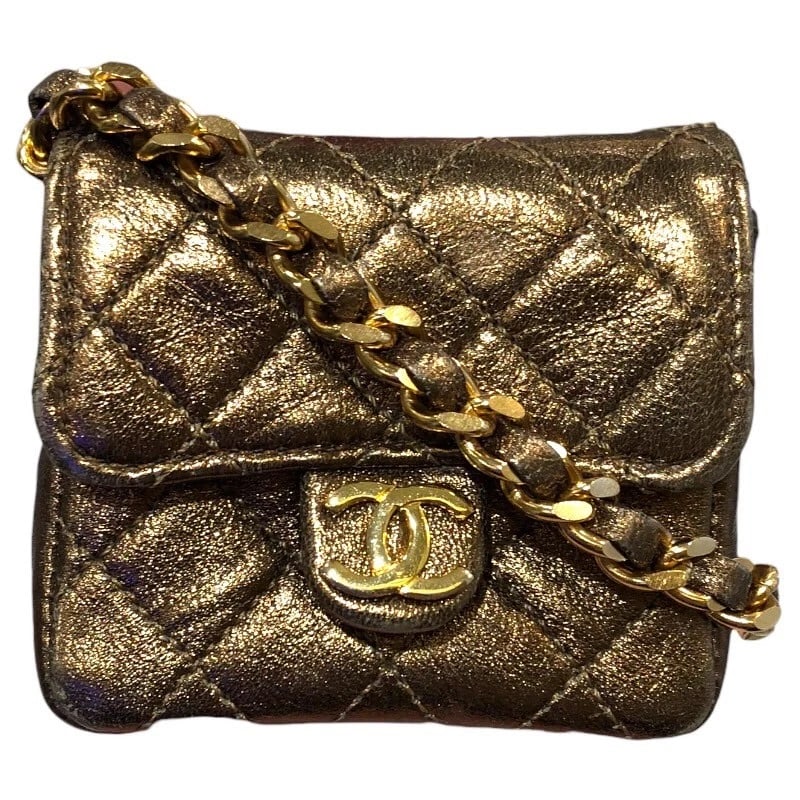 CHANEL MINI MINI MATELASSE SHOULDER BAG: CHANEL Mini Mini Matelasse Shoulder Bag Brand: CHANEL Type: Shoulder Bag Material: Ram Color: Gold Gold Hardware Size: W2.8 x H2.6x D1.0inch Shoulder:40.2inch Accessories: None Accessories