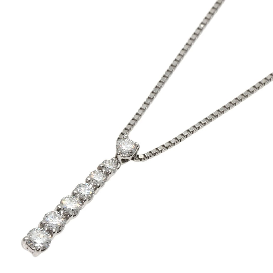 MONNICKENDAM 7P DIAMOND NECKLACE PLATINUM: MONNICKENDAM 7P Diamond Necklace Platinum Brand: MONNICKENDAM Type: Necklace Material: Platinum PT900 Main Stone/Creation Natural Color: Platinum Size: Chain Length:15.7inch/40cm Chain Width:0.4in