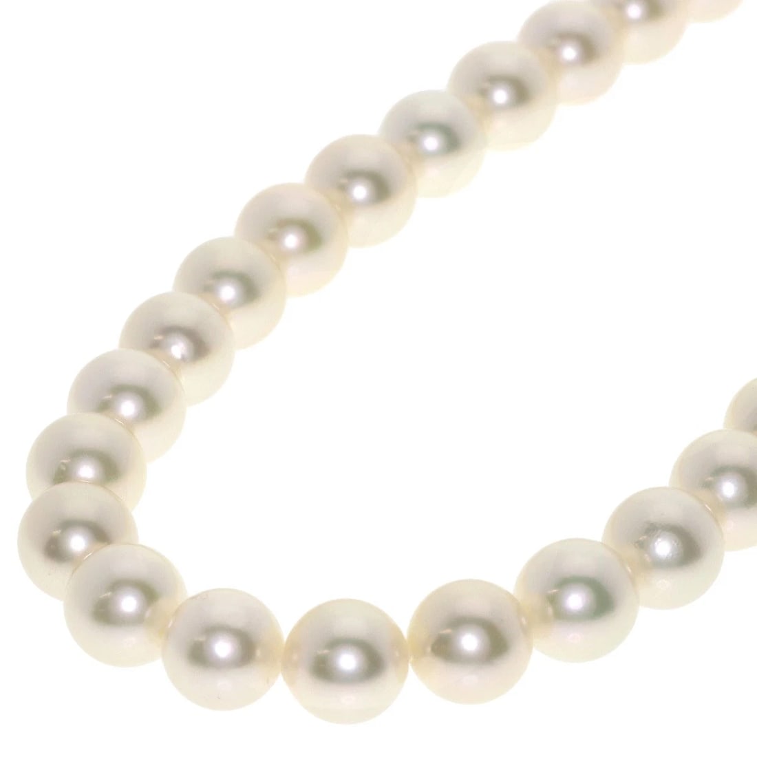 TASAKI AKOYA PEARL NECKLACE SILVER: TASAKI Akoya Pearl Necklace Silver Brand: TASAKI Type: Necklace Material: Silver Main Stone/Creation Pearl Color: Silver Size: Stone Size:0.3inch/6.9-7.3mm Chain Length:16.5inch/42cm Accessories: